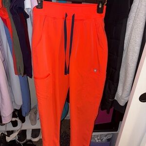 Women’s straight leg scrub pants